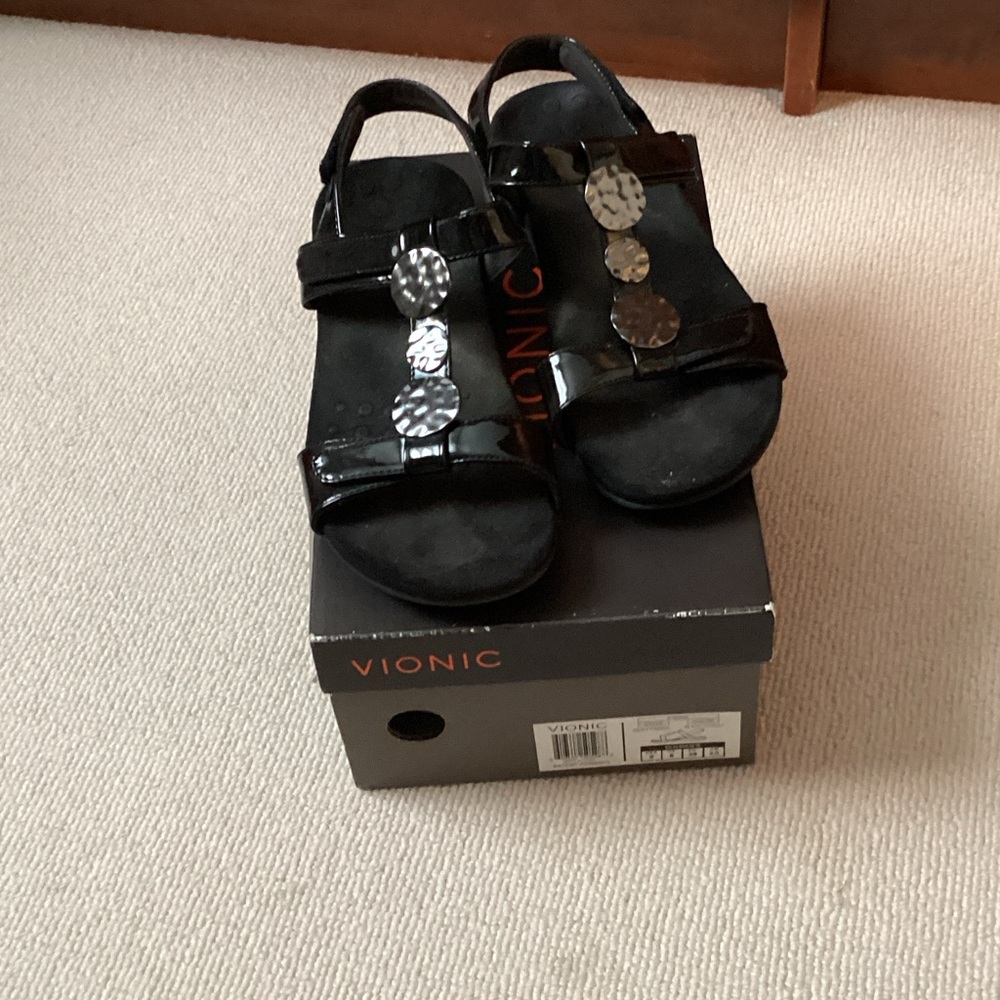 Vionic Women's Black Patent Sandals